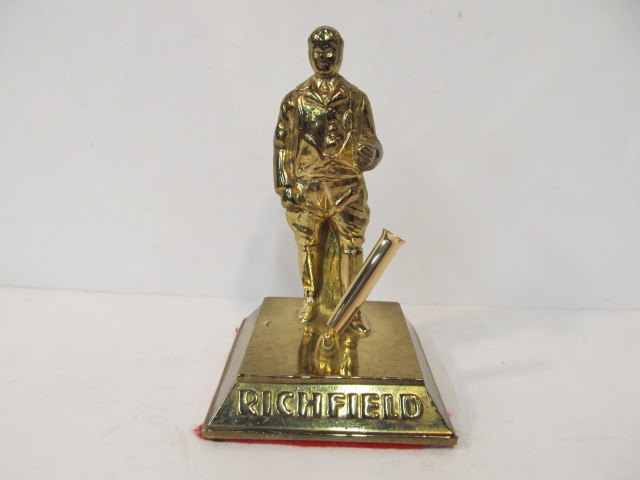 lot 83 image: Vintage Brass RICHFIELD Figural Pilot Desktop Pen Holder