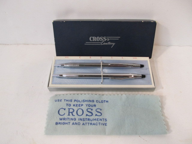 lot 84 image: Vintage CROSS Century Pen & Pencil Set wCase