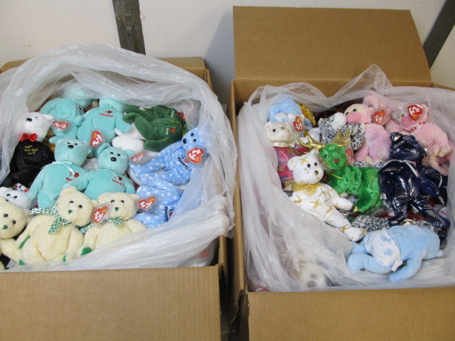 lot 93 image: Large Collection of Beanie Babies #1