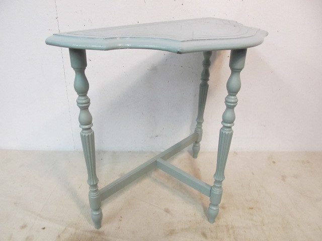 lot 9 image: Antique Painted Wood Entry Table