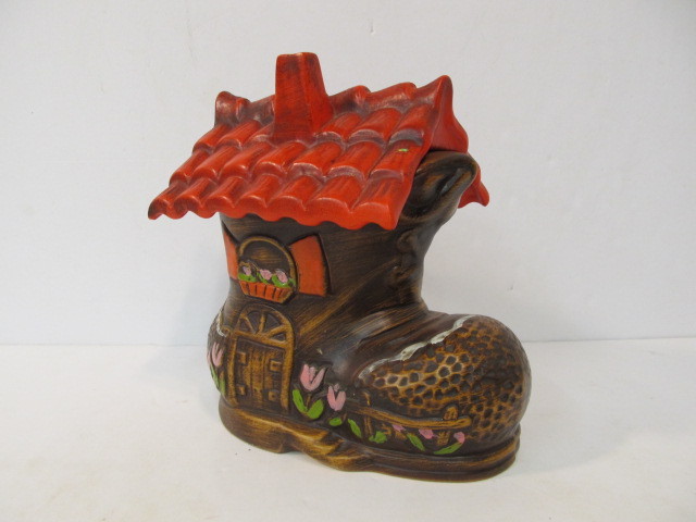 lot 34 image: Vintage Old Woman Who Lived In A Shoe Ceramic Cookie Jar