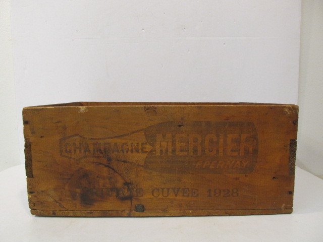 lot 78 image: Antique New York RC Williams Wooden Champagne Crate