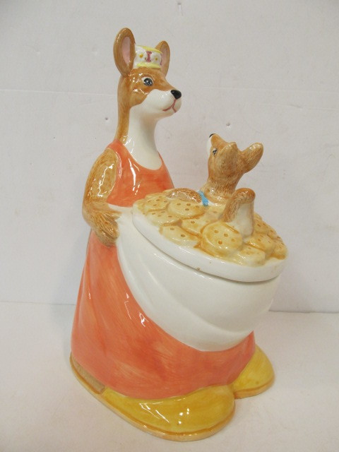 lot 117 image: Vintage 1980s Kangaroo Cookie Jar