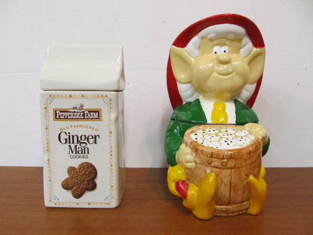 lot 140 image: 2 Ceramic Advertising Cookie Jars Including Keebler
