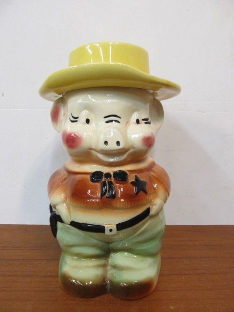 lot 142 image: Nice Vintage 1950s Sheriff Pig Robinson Ransbottom Cookie Jar