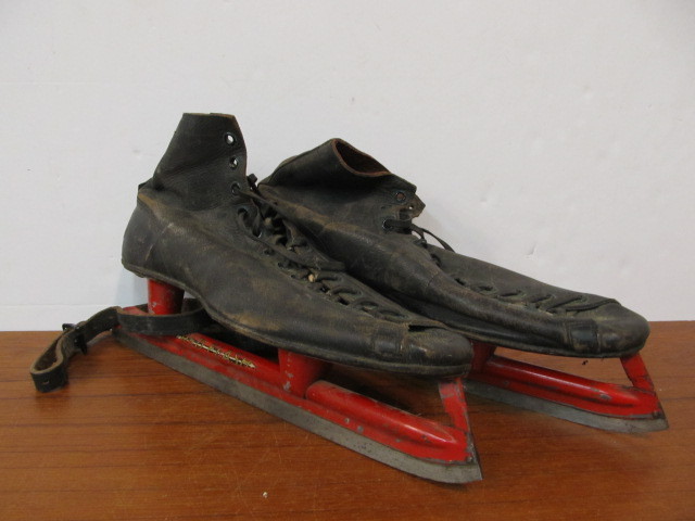 lot 162 image: Antique RED FLASH Ice Skates