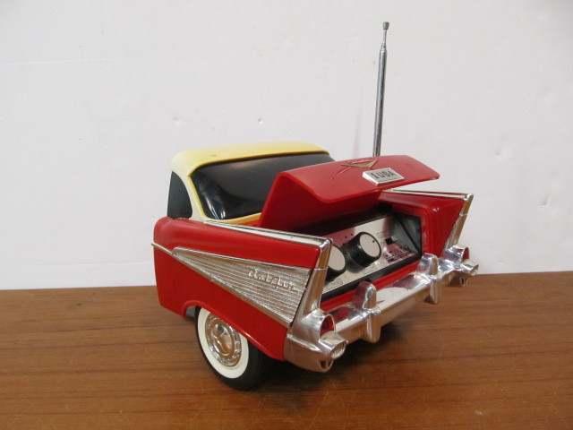 lot 164 image: Vintage CHEVY BEL AIR Desktop Radio