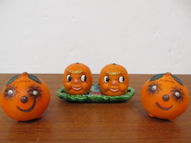 lot 177 image: 2 Sets of&nbspVintage Anthropomorphic Florida Orange Ceramic Sat & Pepper Shakers