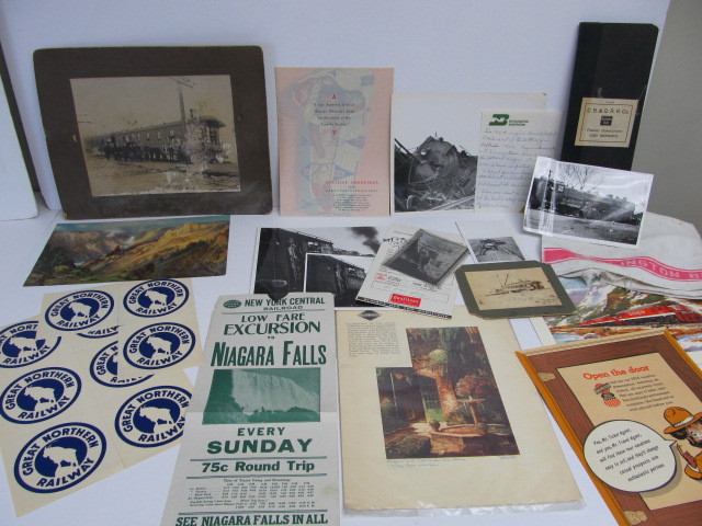 lot 213 image: Large Lot of Vintage & Antique Railroad Memorabilia #1