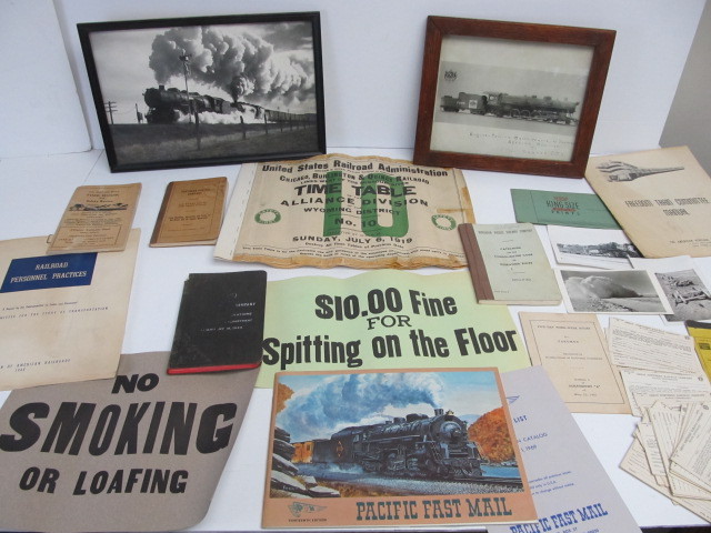 lot 214 image: Large Lot of Vintage & Antique Railroad Memorabilia #2
