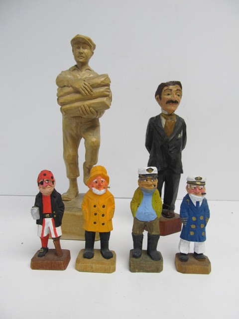 lot 220 image: Group of Vintage Hand Carved & Painted Figures