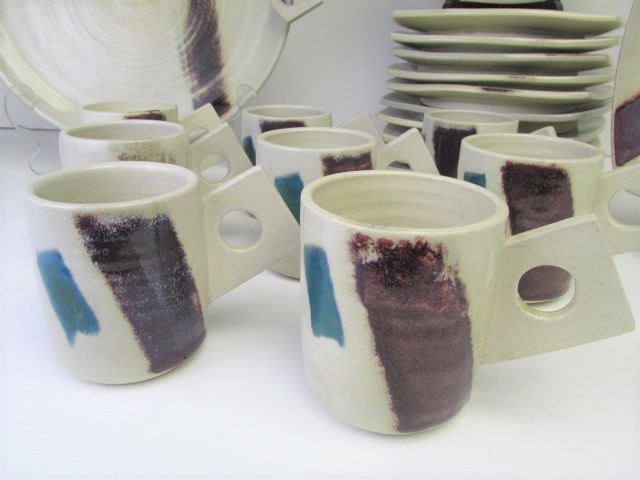 lot 222 image: Signed Vintage Japanese Stoneware Dinnerware