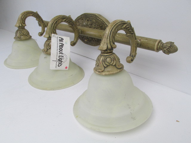 lot 189 image: KICHLER 3-Light BathroomBar Light Fixture