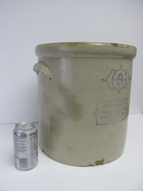 lot 252 image: Vintage MONMOUTH 6 Gallon Stoneware Crock