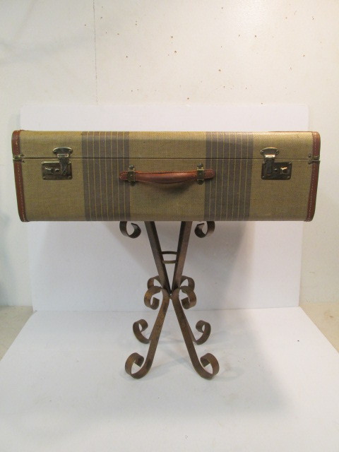 lot 255 image: Nice Vintage Suitcase Side Table wStorage