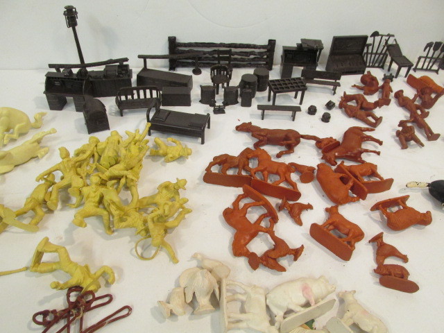 lot 259 image: Large Lot of Vintage Hard Rubber Western Toy Cowboy Playset Figures