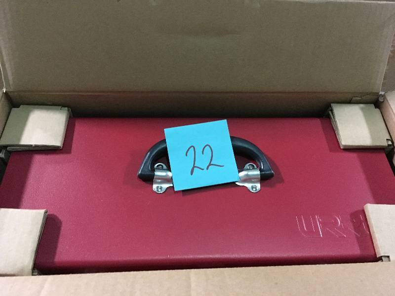 lot 22 image: Grupo Urrea Metal Tool Box Red not used