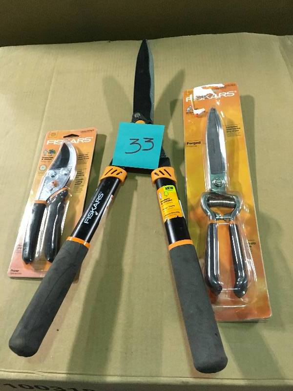 lot 33 image: Lot of assorted Fiskar tools