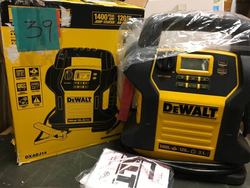 lot 39 image: Dewalt DXAEJ14 1400 Peak Amp Jump Starter with Digital Compressor in very good condition