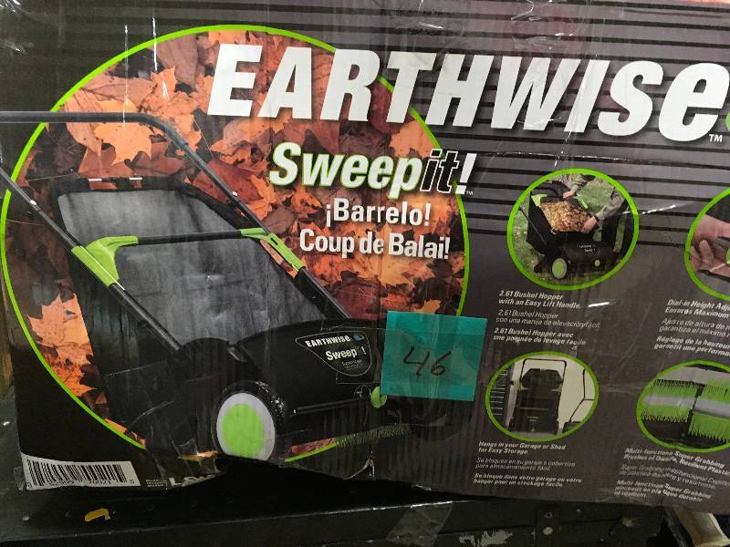 lot 46 image: Push Lawn Sweeper 21 Bushel Removable Collection Bag Yard Grass Clipping Leaves