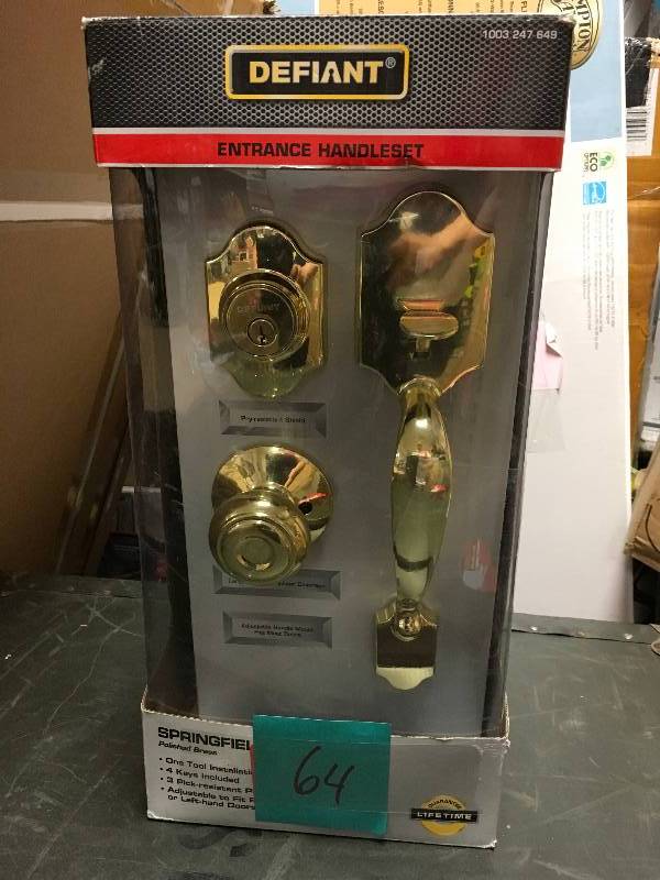 lot 64 image: Defiant Springfield Single Cylinder Polished Brass Door Handleset with Mushroom Knob