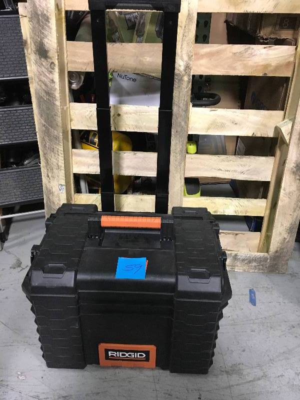 Ridgid 22 in. Pro Gear Cart Tool Box in Black in very good condition
