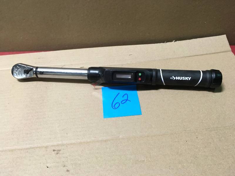 Husky  Torque Wrench in working conditions
