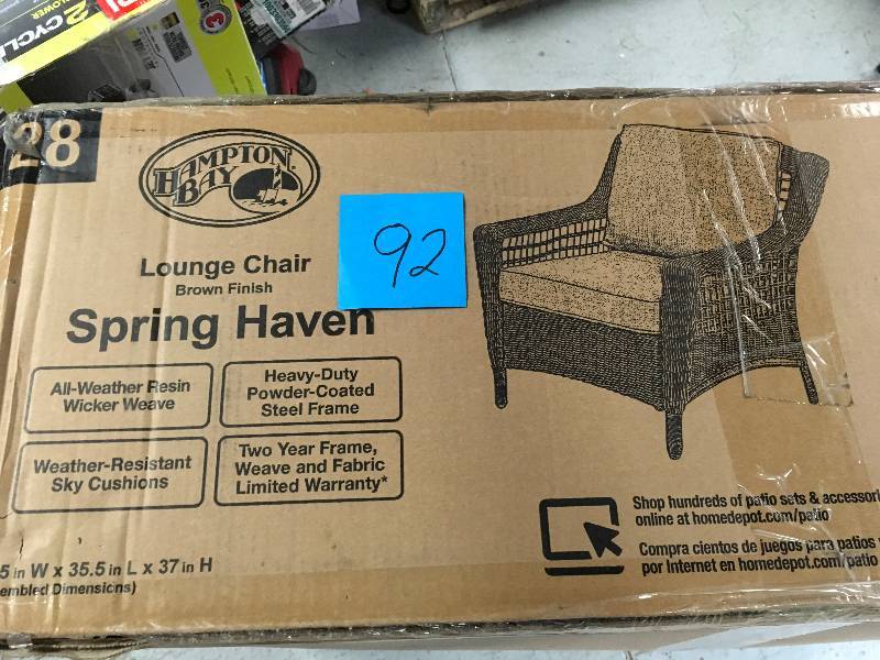 Hampton Bay Beacon Park Stationary Wicker Outdoor Lounge Chair with Toffee Cushions not used