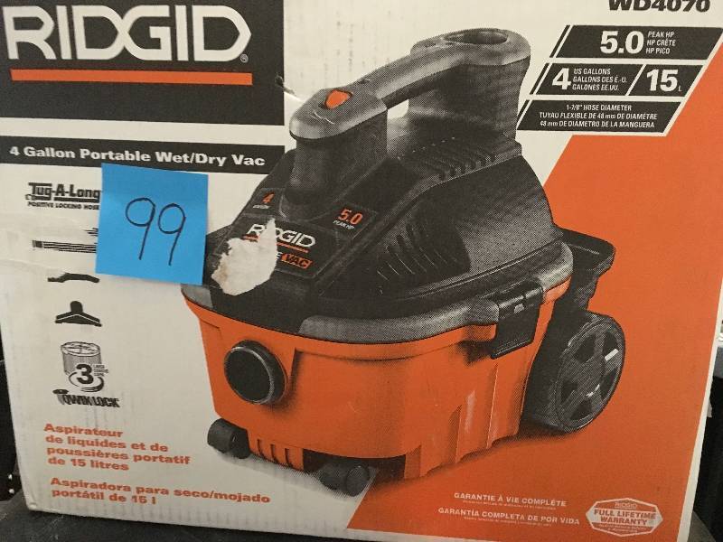 RIDGID 4 Gal. 5.0-Peak HP Portable WetDry Vacuum used in good condition