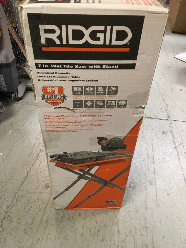 Ridgid 7 in. Wet Tile Saw with Stand in good condition