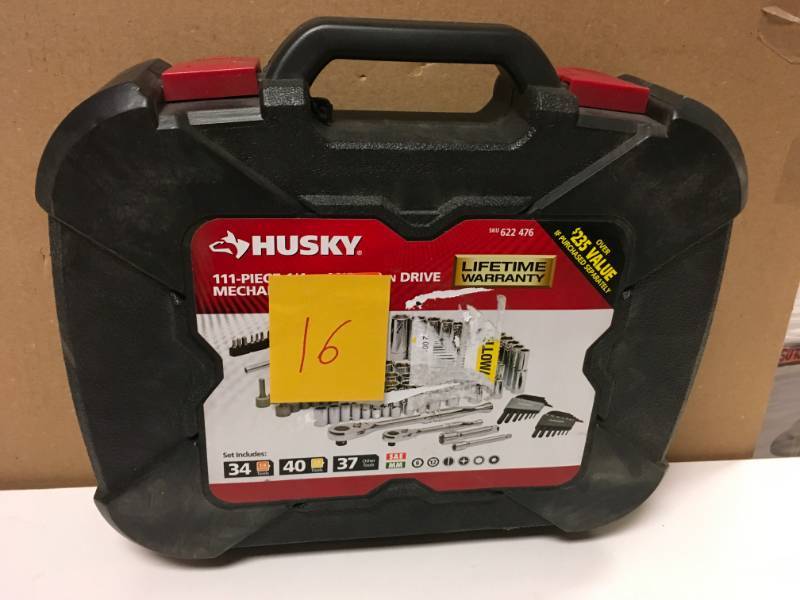 lot 16 image: Husky 111 piece Mechanics Tool Set not used