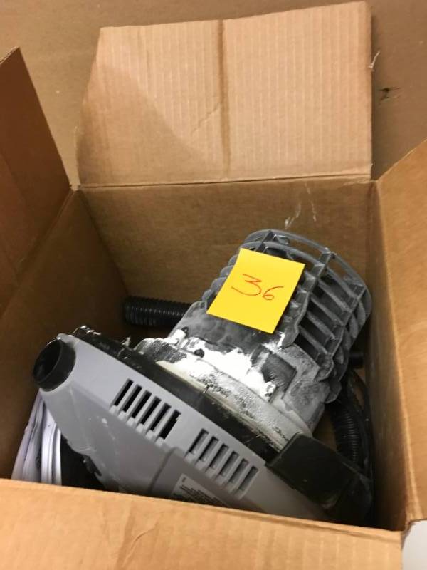 lot 36 image: Bucket Head 5 gal. 1.75 - Peak HP Wet Dry Vac used in good working condition