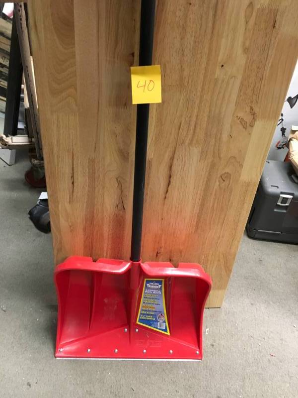 lot 40 image: Trident Snow Shovel