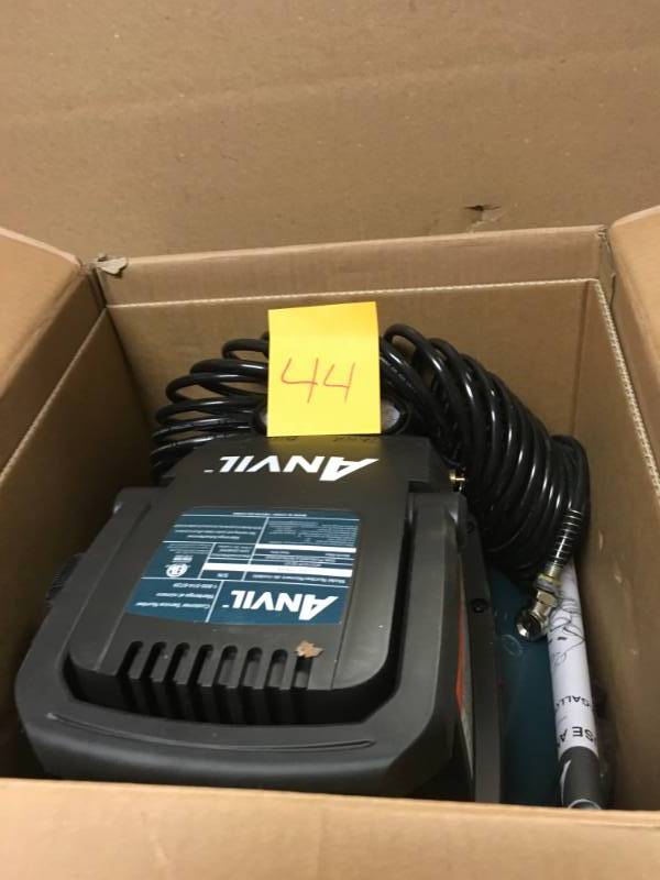 lot 44 image: Anvil 2G Pancake Air Compressor open box in good condition