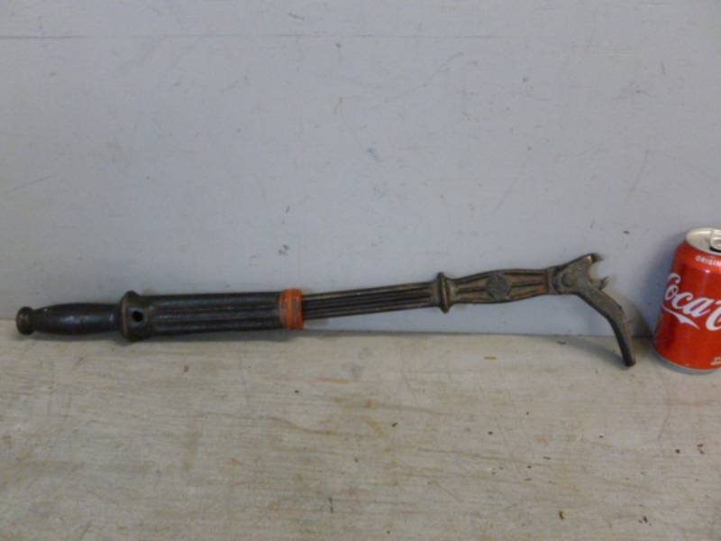 Antique Nail Puller