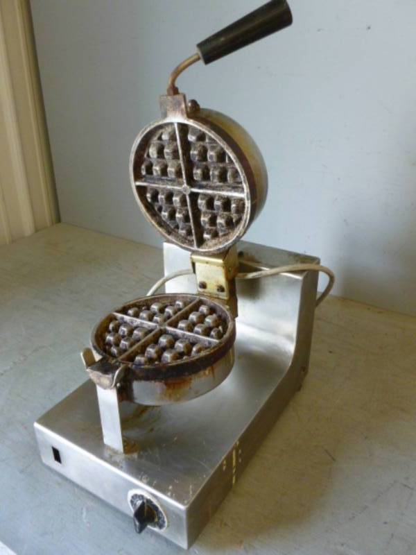 Commercial Waffle Maker