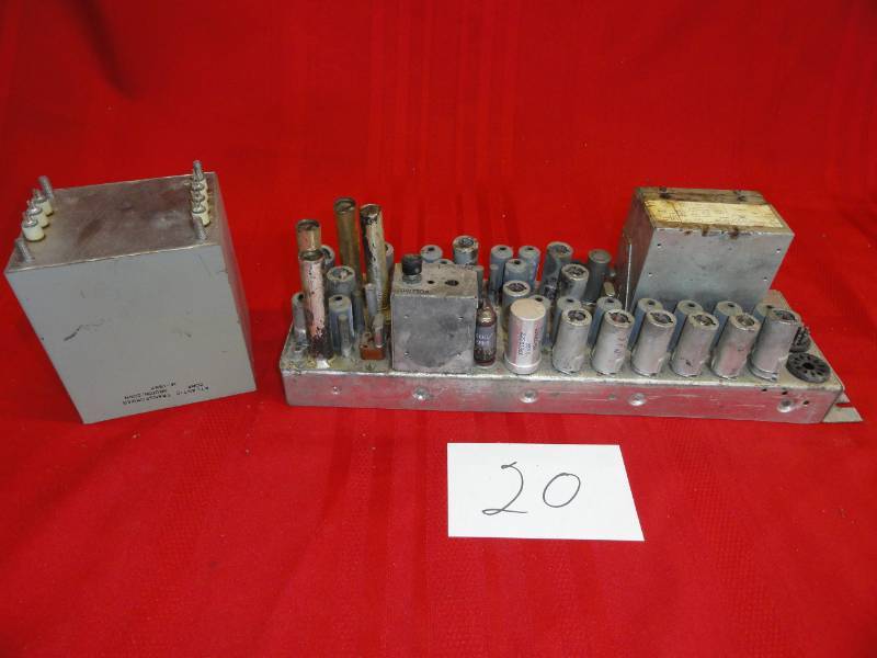 lot 20 image: Vintage Radio with Transformers
