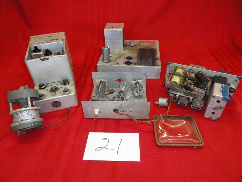 lot 21 image: Radio Components