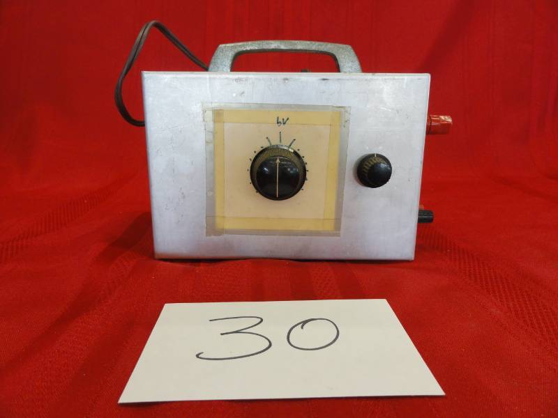 lot 30 image: 6V Tester