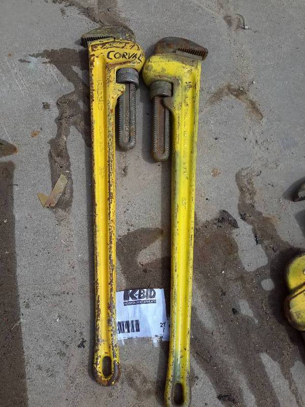 lot 21 image: 2, 36in pipe wrenches