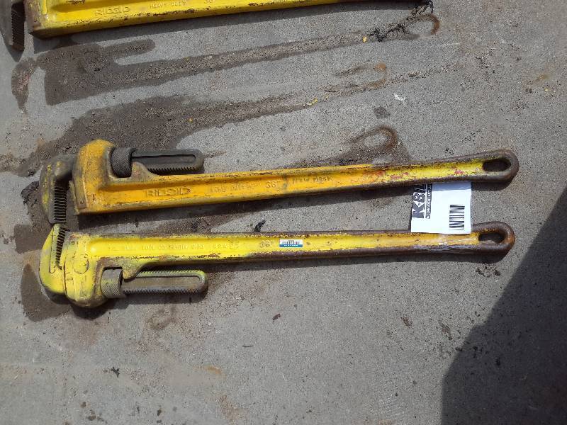 lot 22 image: 2, 36in pipe wrenches