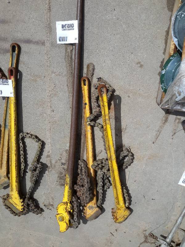 lot 26 image: 3, pipe and fittings chain pipe wrenches.. 4 12
