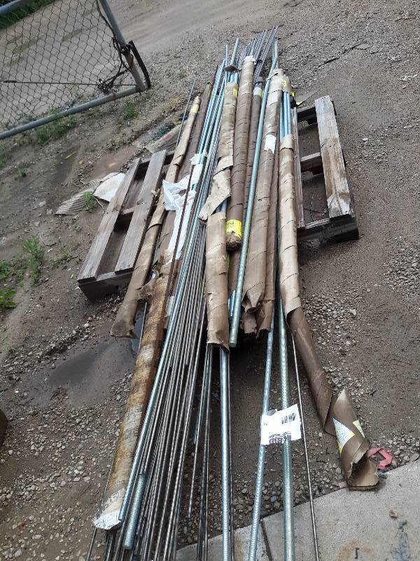 lot 60 image: Assorted Threaded Rod.. Some is Stainless.. We can lift this entire thing on your trailer or you must hand load yourself.