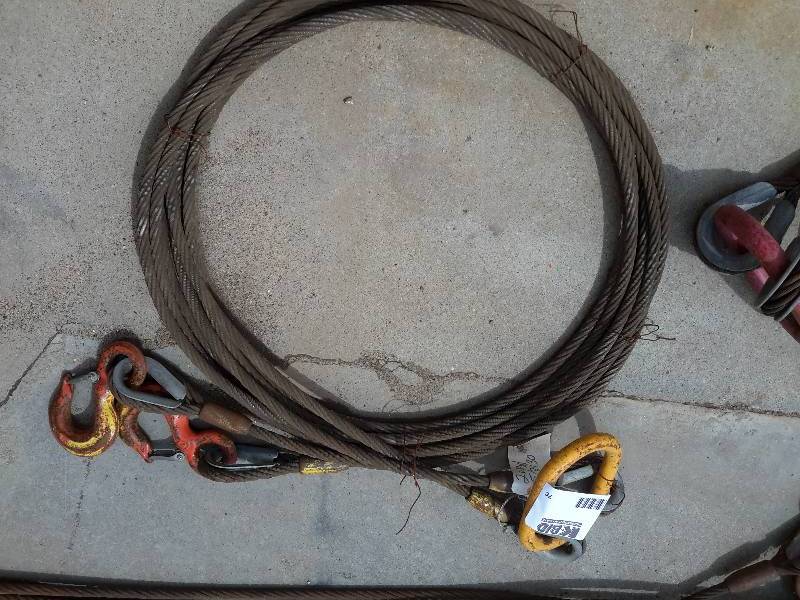 lot 70 image: 2 chokers.. See specs on tag photo