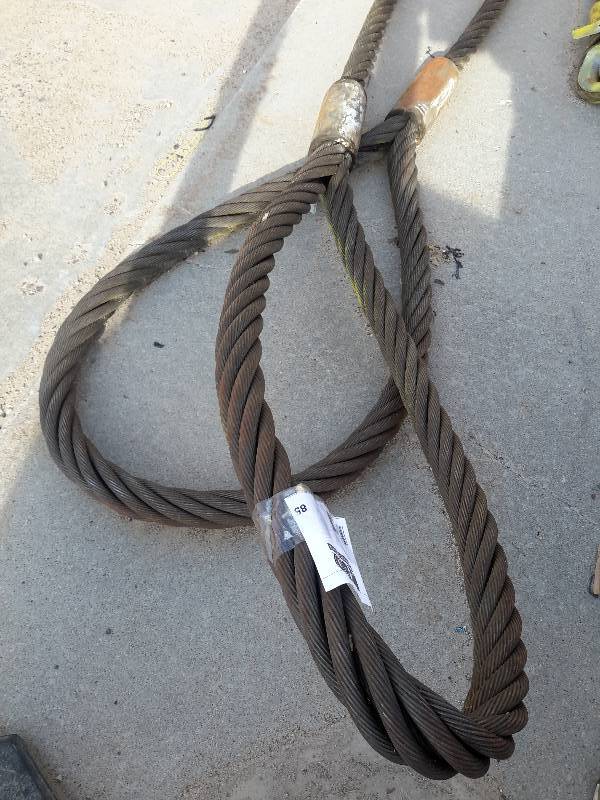 lot 85 image: Two large chokers