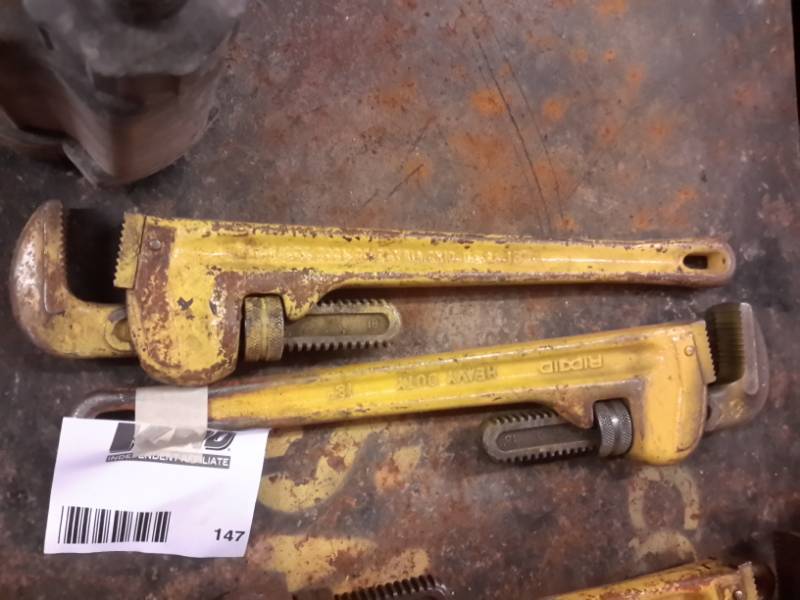 lot 147 image: 2, 18in pipe wrenches