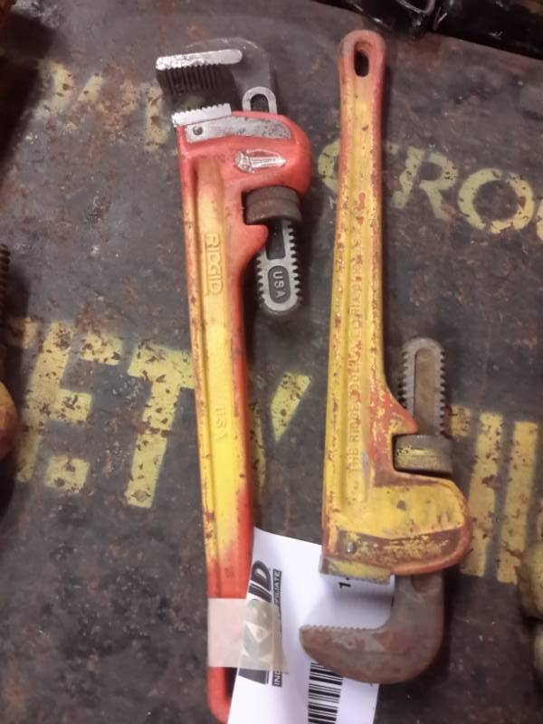lot 144 image: 2, 18in pipe wrenches