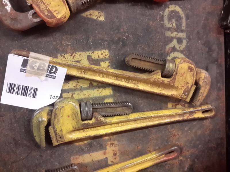 lot 143 image: 2, 18in pipe wrenches