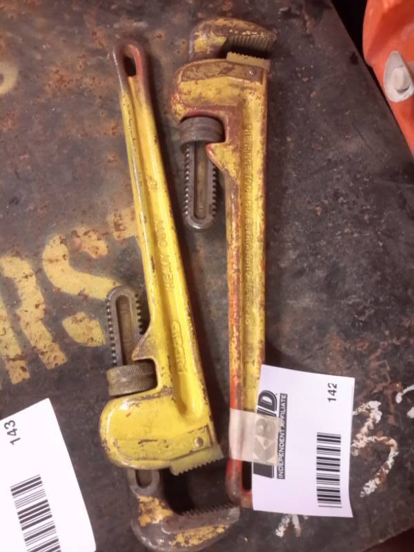 lot 142 image: 2, 18in pipe wrenches