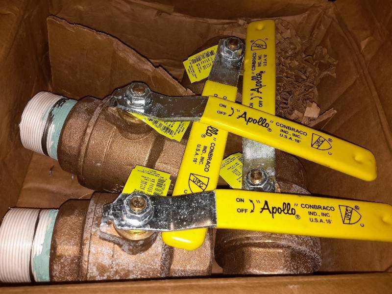 lot 193 image: 4 Appollo Valves as pictured